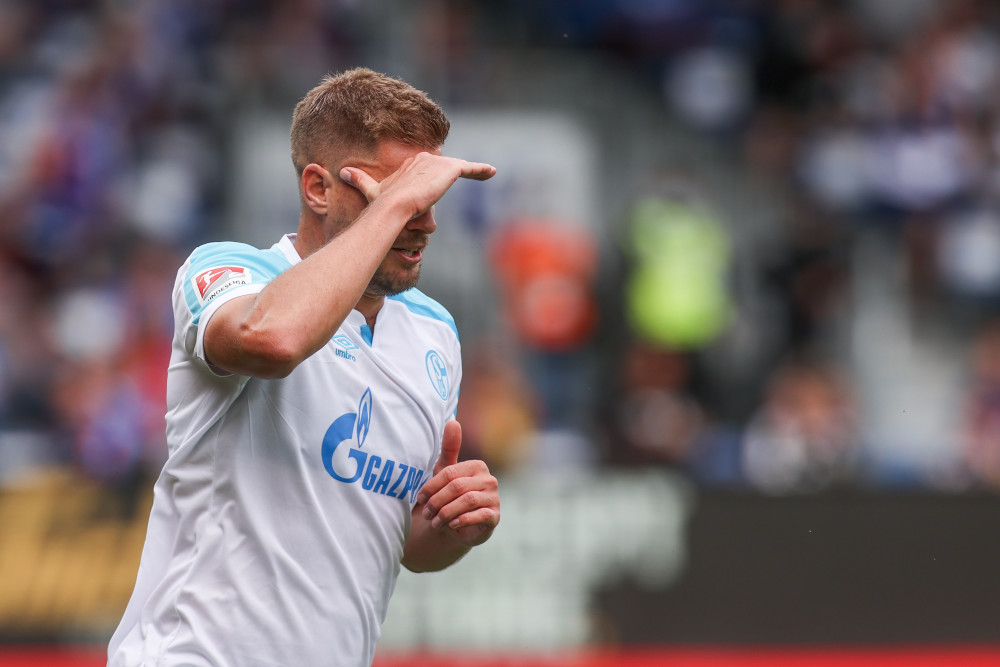 沙尔克队逆转比赛,连胜记录延续 沙尔克队逆转比赛,连胜记录延续