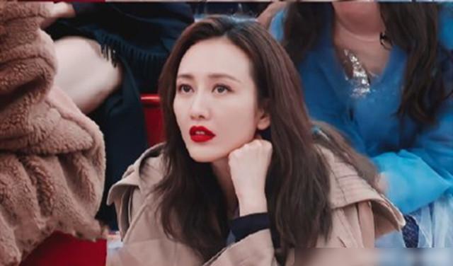 观众欢呼雀跃,选手破纪录刷新的简单介绍 观众欢呼雀跃,选手破纪录刷新的简单介绍