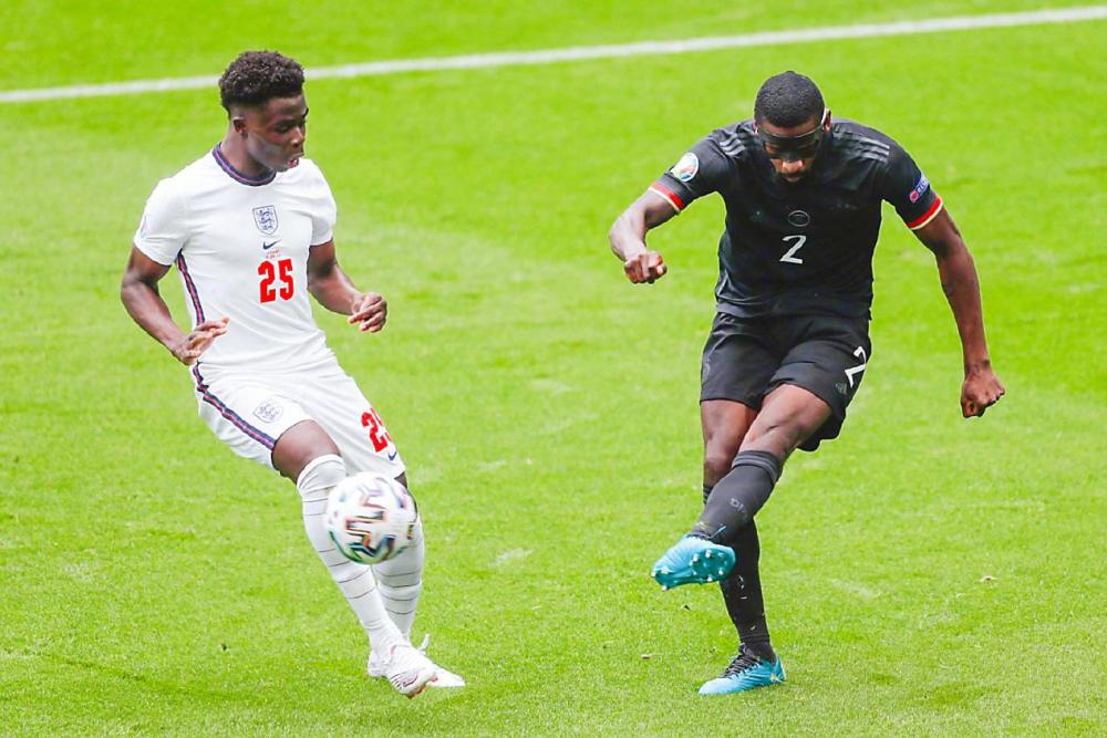 乌克兰逆袭英格兰，成功晋级淘汰赛