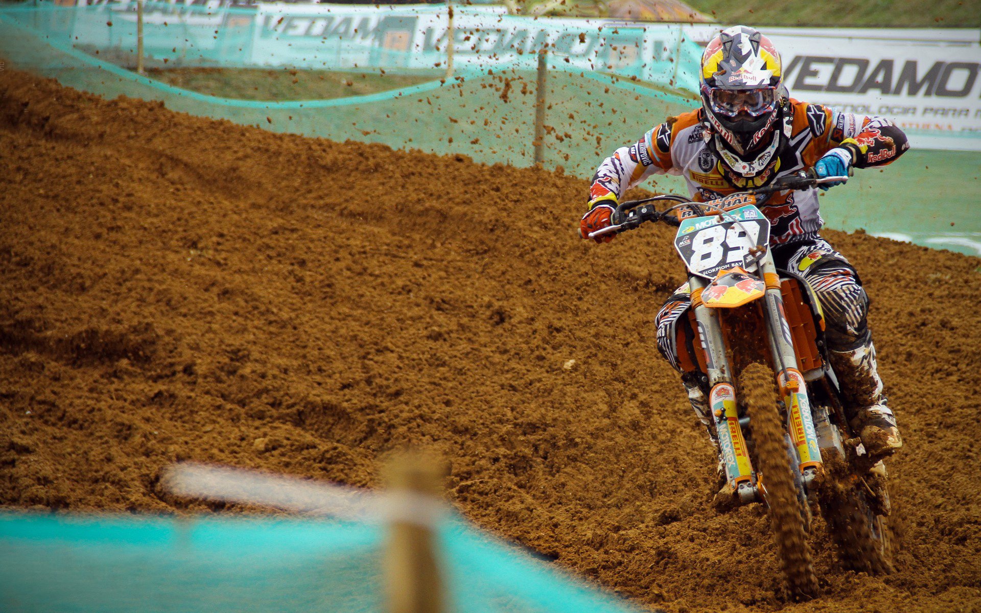 西亚卡姆一手掌控比赛走势，新疆队关键战突围深圳队