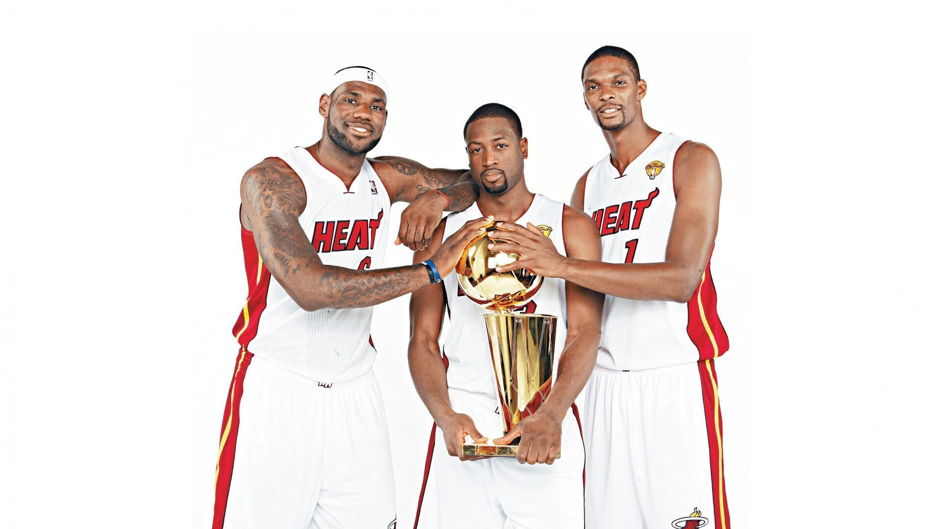 字母哥绝杀时刻，雄鹿与森林狼的史诗对决，一球定乾坤