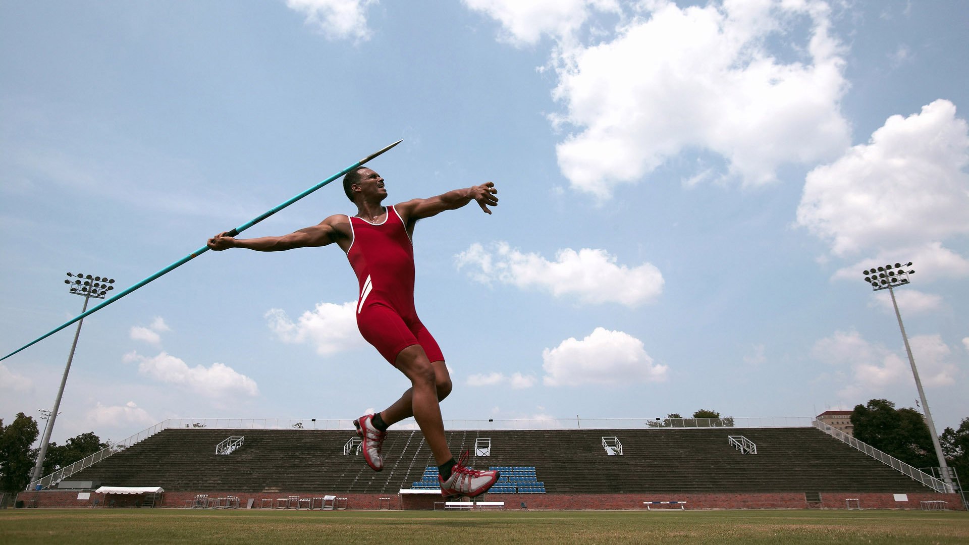 努涅斯惊艳四座，里昂提前终结悬念，几内亚黑马之路戛然而止