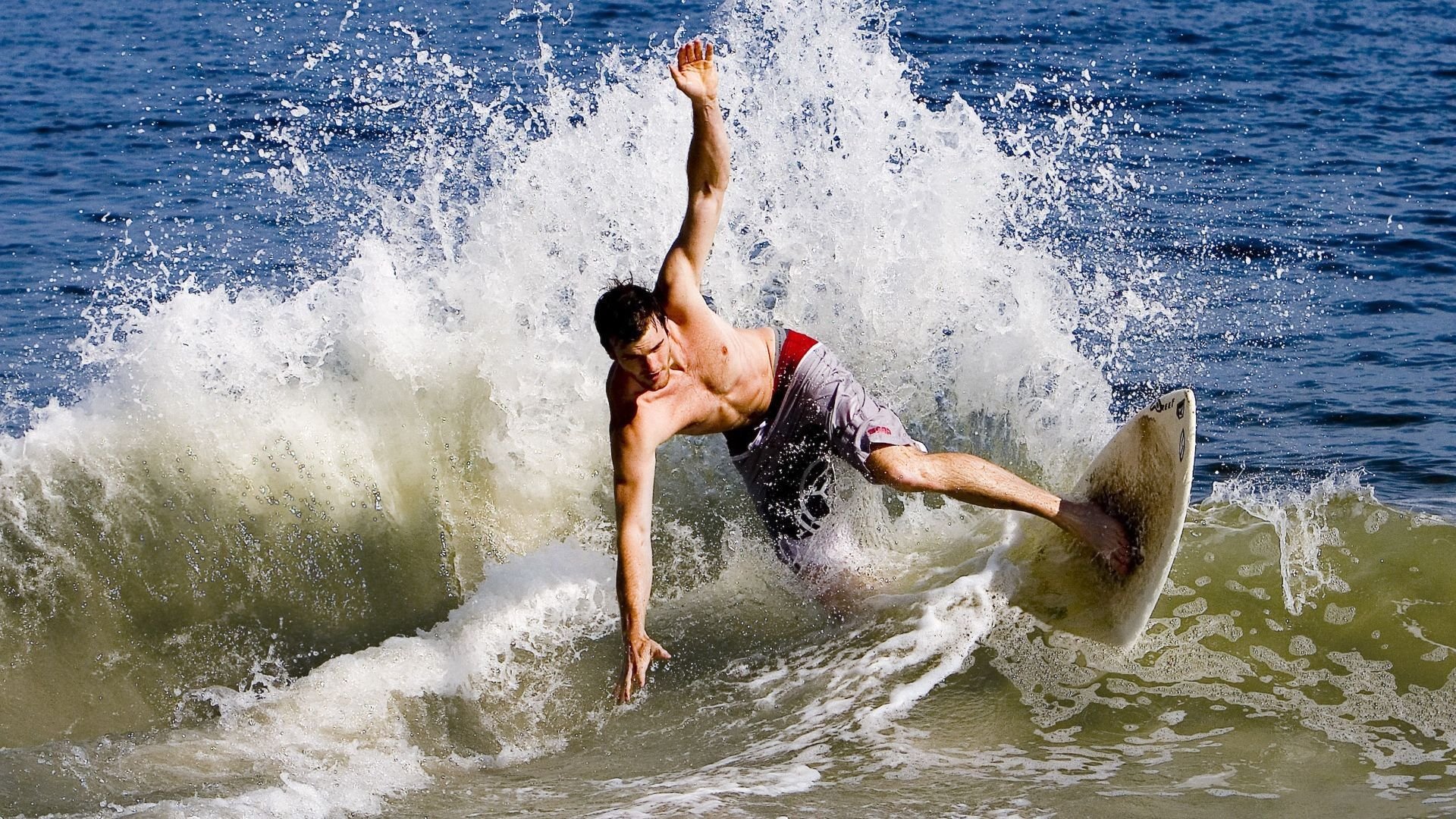 欧冠淘汰赛之夜，贝恩彻底打爆防线