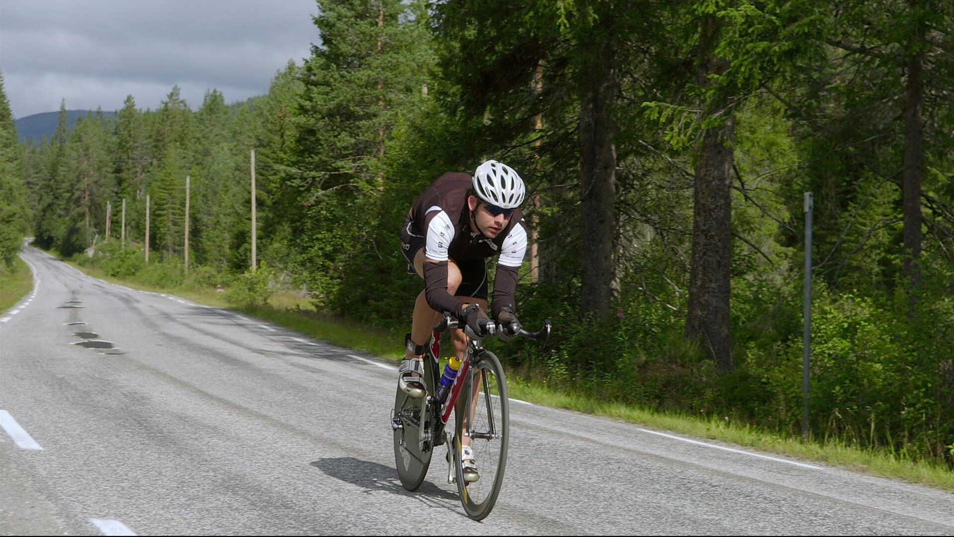 当老鹰掀翻马刺，浓眉在欧冠半决赛的跨界统治力启示录