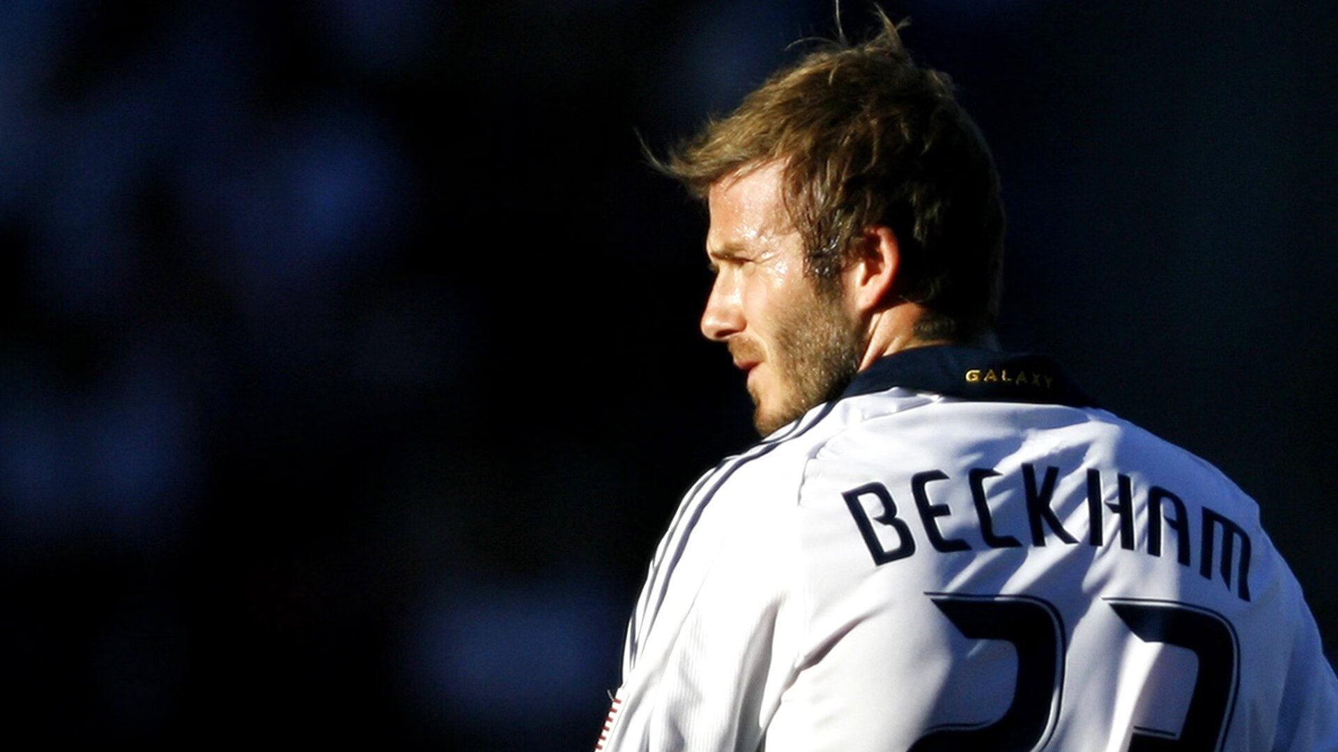 苏亚雷斯爆发，哥斯达黎加粉碎波兰—拉美足球的韧性之光